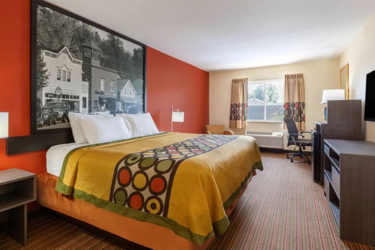 Motel Super 8 By Wyndham Big Rapids Exteriér fotografie