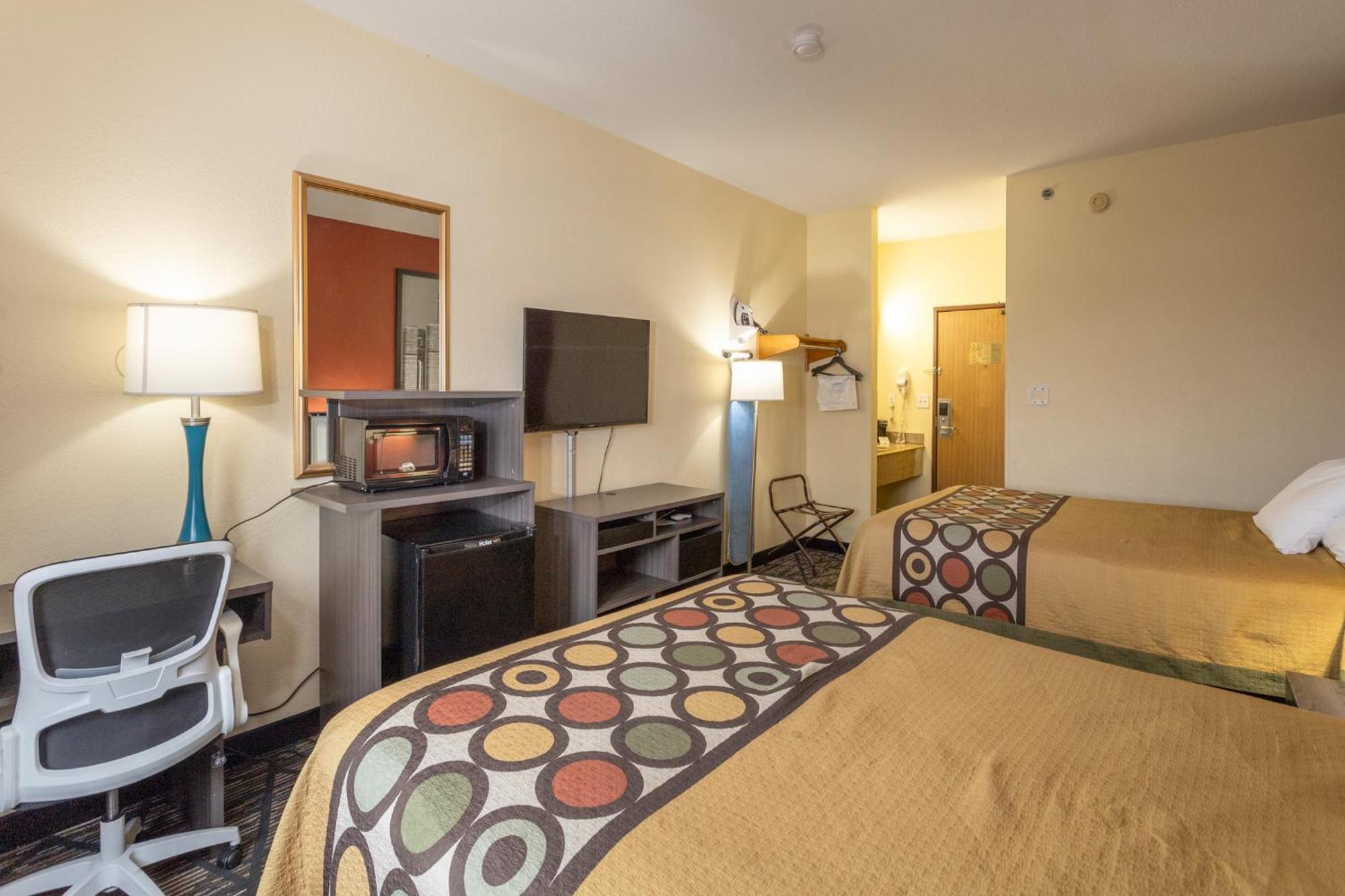 Motel Super 8 By Wyndham Big Rapids Exteriér fotografie