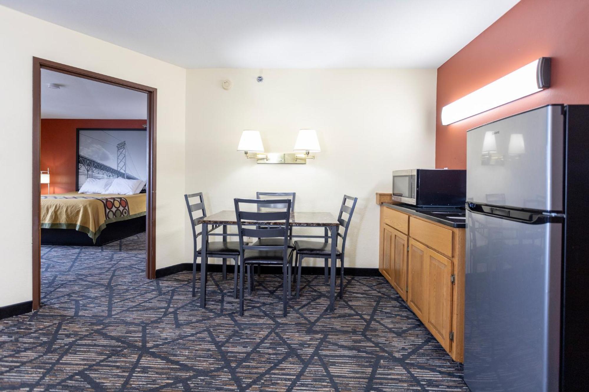 Motel Super 8 By Wyndham Big Rapids Exteriér fotografie
