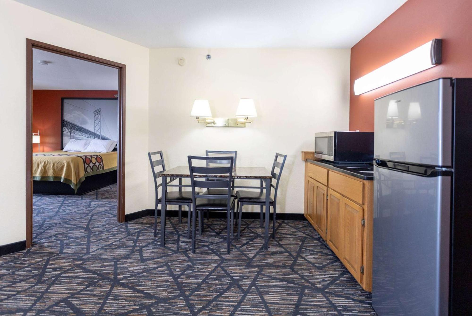 Motel Super 8 By Wyndham Big Rapids Exteriér fotografie