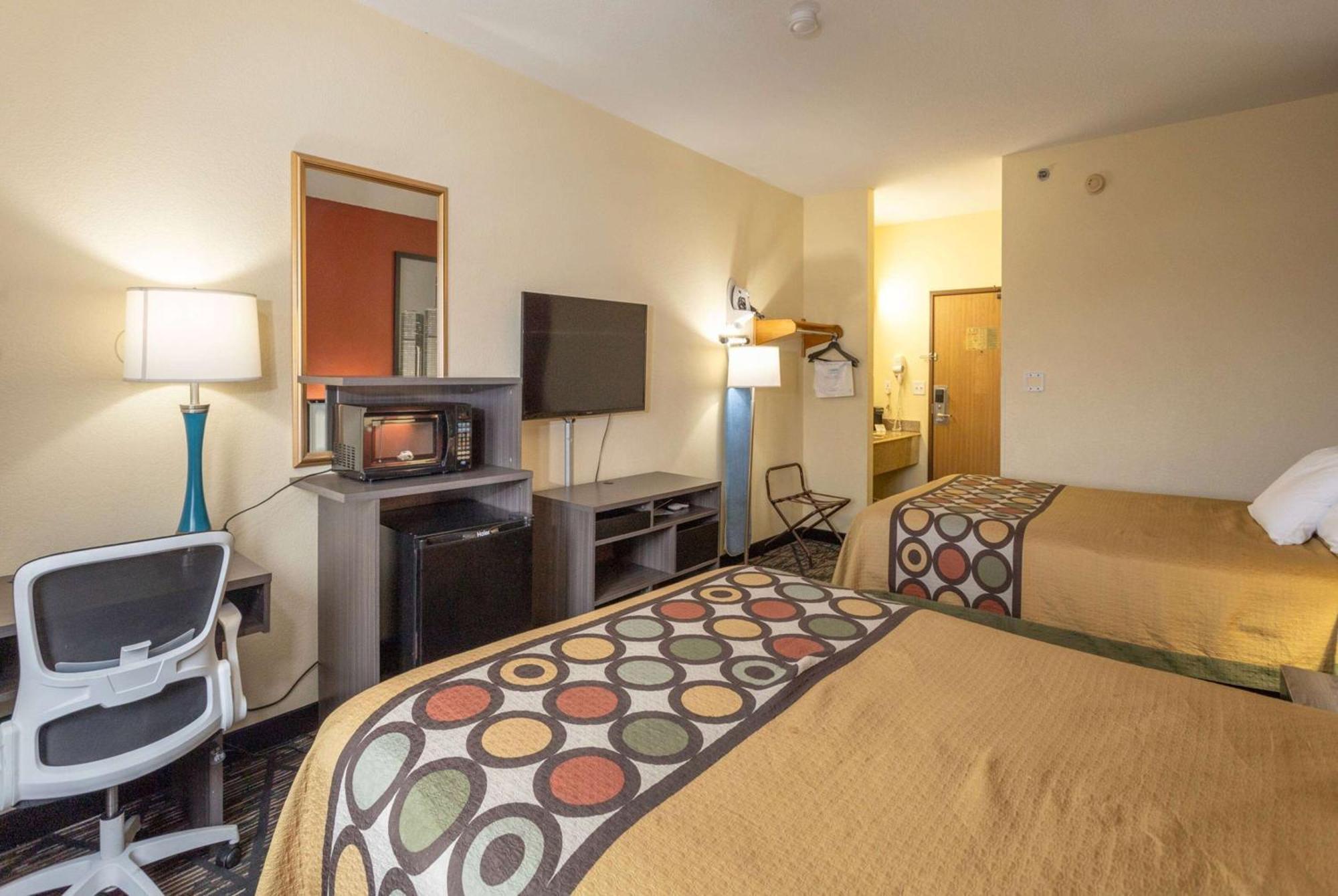 Motel Super 8 By Wyndham Big Rapids Exteriér fotografie